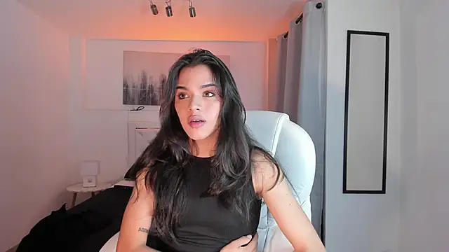 Snapshot of NoahCasstro chatting on 01.03.25 NoahCasstro online show from 01.03.25