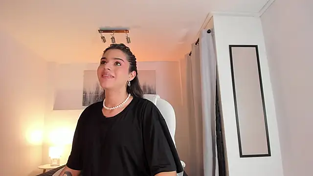 Snapshot of NoahCasstro chatting on 01.05.25 NoahCasstro online show from 01.05.25