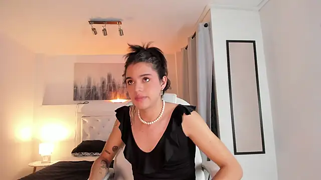 Snapshot of NoahCasstro chatting on 01.05.25 NoahCasstro online show from 01.05.25