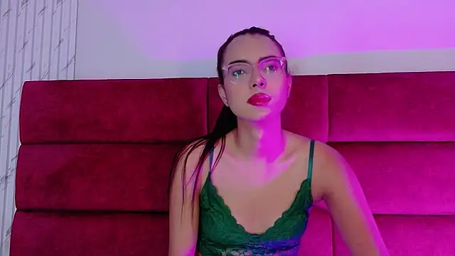 sara saenz99 online show from 12.03.25