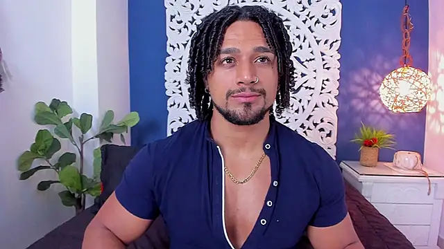 Snapshot of MikeEstevess chatting on 03.14.25 MikeEstevess online show from 03.14.25