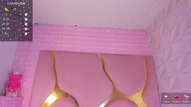 Thyna Smithx69 online show from 12.22.25