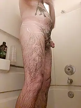 Snapshot of hungandnerdy420 chatting on 10.17.25 hungandnerdy420 online show from 10.17.25