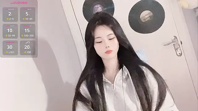 Qedgjwyz1 online show from 02.06.25