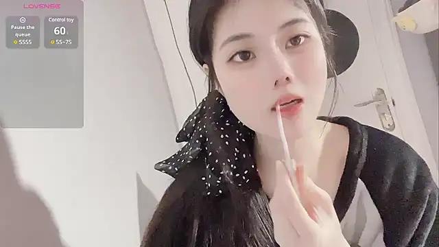 Qedgjwyz1 online show from 02.16.25