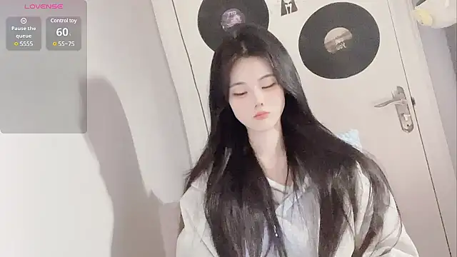 Qedgjwyz1 online show from 02.18.25