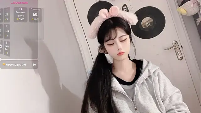 Qedgjwyz1 online show from 03.06.25