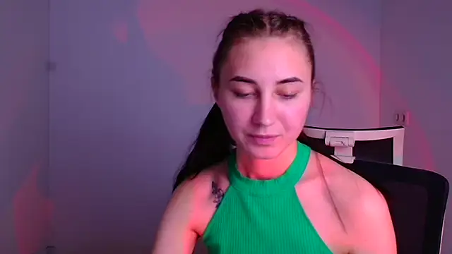 Snapshot of Jennifer_Blum chatting on 12.05.24 Jennifer Blum online show from 12.05.24