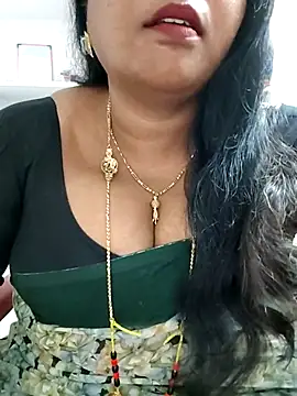 Snapshot of Swapna_143 chatting on 09.08.25 Swapna 143 online show from 09.08.25