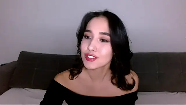 Snapshot of Li_noen chatting on 12.11.24 Li noen online show from 12.11.24