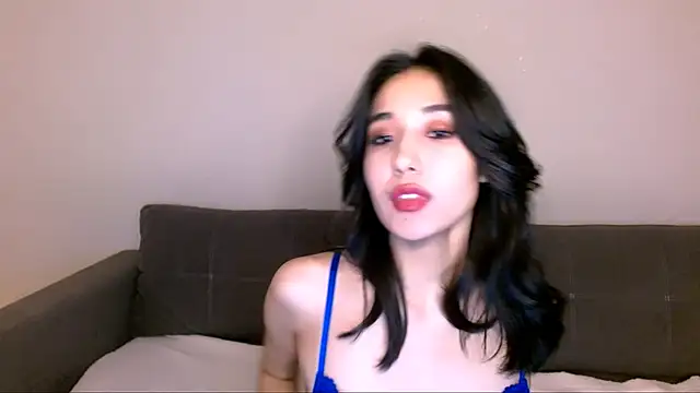 Snapshot of Li_noen chatting on 12.15.24 Li noen online show from 12.15.24