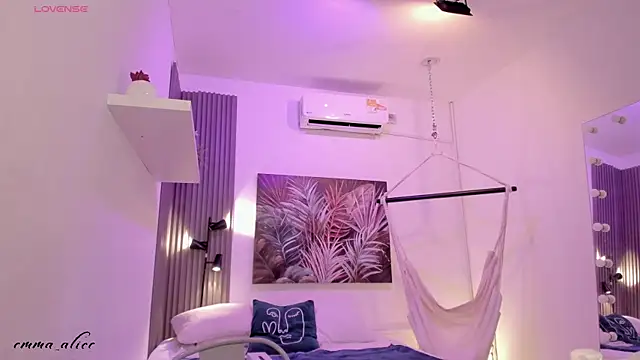 emma alice  online show from 10.04.25