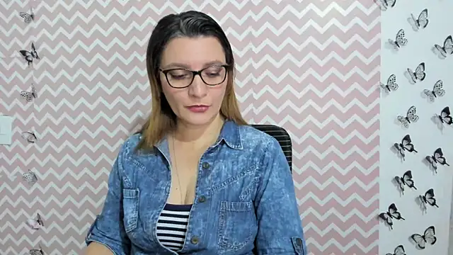 Snapshot of Amie_Adams82_ chatting on 02.07.25 Amie Adams82 online show from 02.07.25