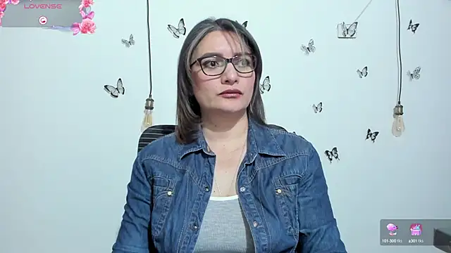 Snapshot of Amie_Adams82_ chatting on 10.14.25 Amie Adams82 online show from 10.14.25