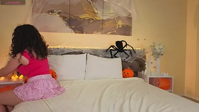 Snapshot of Ariella_Sol chatting on 11.03.25 Ariella Sol online show from 11.03.25