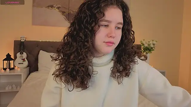 Snapshot of Ariella_Sol chatting on 11.07.25 Ariella Sol online show from 11.07.25