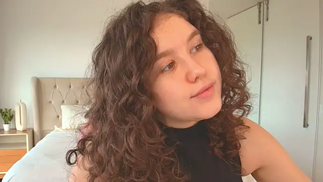 Snapshot of Ariella_Sol chatting on 03.01.26 Ariella Sol online show from 03.01.26