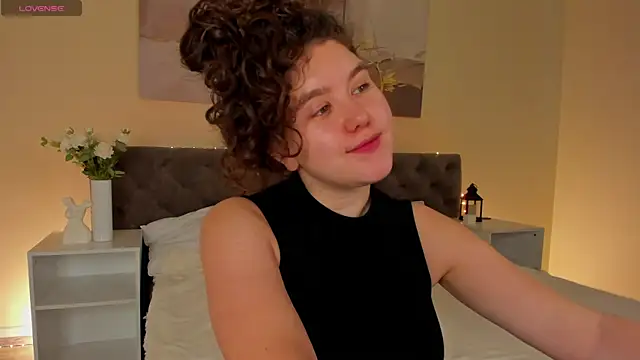 Snapshot of Ariella_Sol chatting on 05.01.26 Ariella Sol online show from 05.01.26