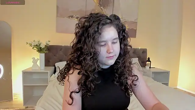 Snapshot of Ariella_Sol chatting on 05.06.26 Ariella Sol online show from 05.06.26
