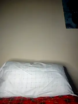 pretty-eyes23 online show from 12.17.25