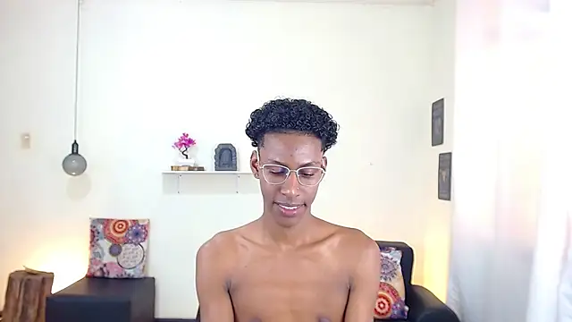 maiki18  online show from 03.19.25