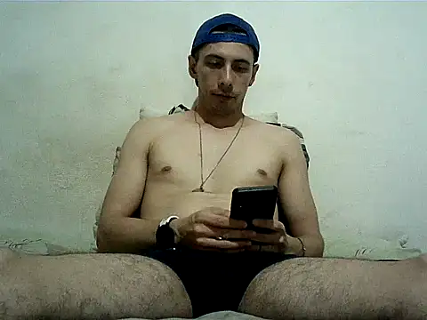 Snapshot of Twinkboy_28 chatting on 03.19.25 Twinkboy 28 online show from 03.19.25
