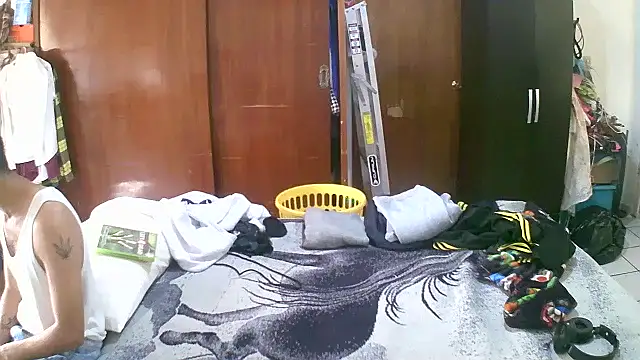 Snapshot of jperezofficial1 chatting on 09.29.25 jperezofficial1 online show from 09.29.25