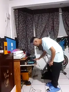 Snapshot of jperezofficial1 chatting on 11.12.25 jperezofficial1 online show from 11.12.25