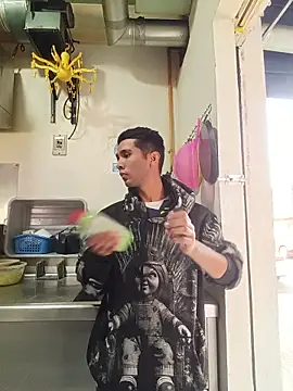 Snapshot of jperezofficial1 chatting on 12.04.25 jperezofficial1 online show from 12.04.25