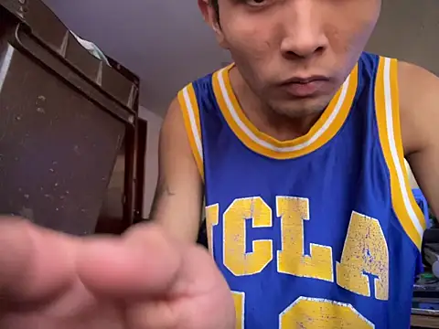 Snapshot of jperezofficial1 chatting on 12.16.25 jperezofficial1 online show from 12.16.25