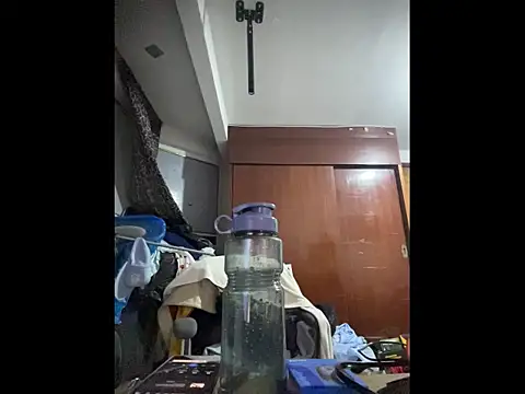 Snapshot of jperezofficial1 chatting on 12.18.25 jperezofficial1 online show from 12.18.25