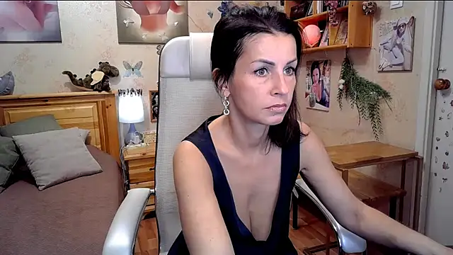 Kendra Mom online show from 10.24.25