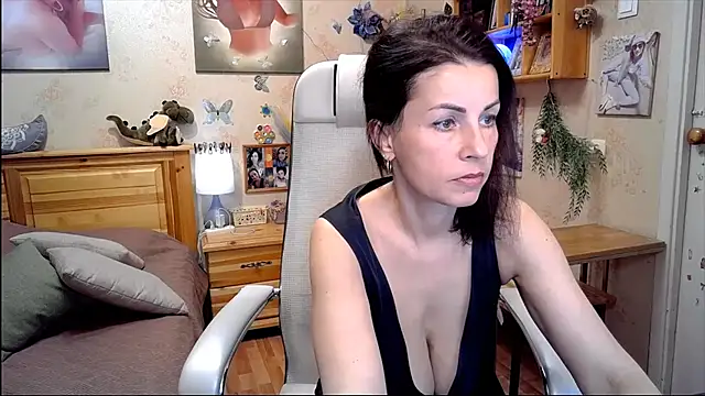Kendra Mom online show from 04.21.26