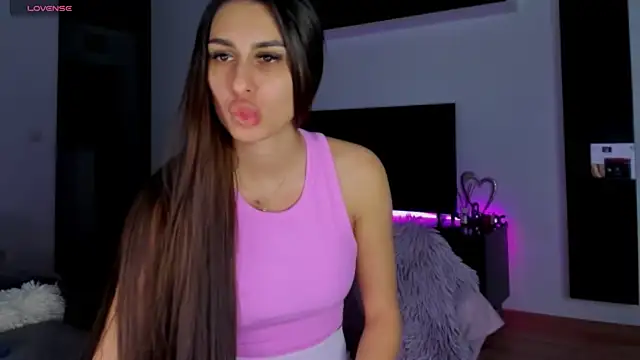 Snapshot of K_chic chatting on 01.10.25 K chic online show from 01.10.25