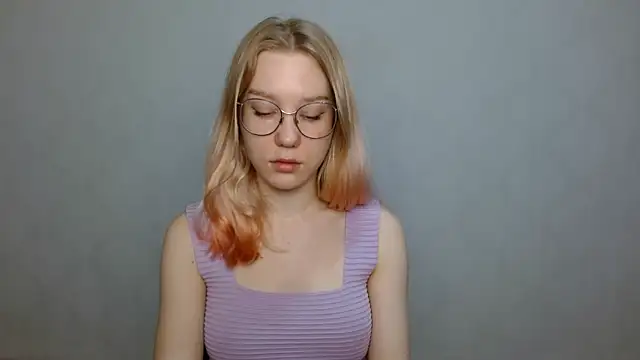 Snapshot of cindi_hot chatting on 01.10.25 cindi hot online show from 01.10.25