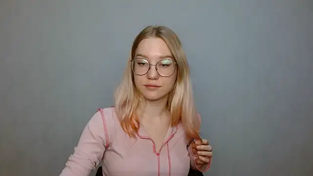 Snapshot of cindi_hot chatting on 01.19.25 cindi hot online show from 01.19.25