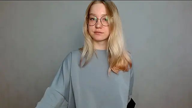 Snapshot of cindi_hot chatting on 03.05.25 cindi hot online show from 03.05.25