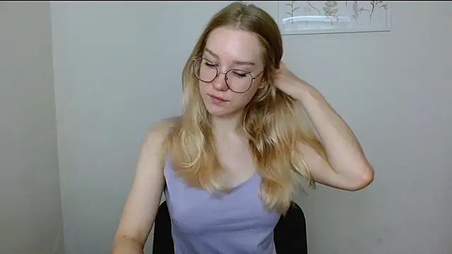 Snapshot of cindi_hot chatting on 09.21.25 cindi hot online show from 09.21.25