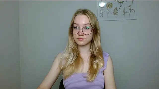 Snapshot of cindi_hot chatting on 09.24.25 cindi hot online show from 09.24.25