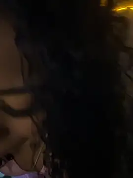 Snapshot of Karolina-Safadinha chatting on 10.12.25 Karolina-Safadinha online show from 10.12.25