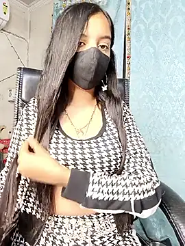 Snapshot of Parinaaz18 chatting on 11.19.25 Parinaaz18 online show from 11.19.25