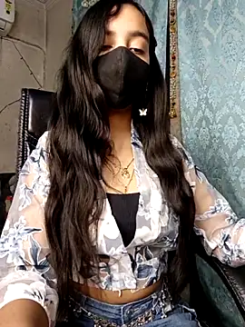 Snapshot of Parinaaz18 chatting on 12.02.25 Parinaaz18 online show from 12.02.25