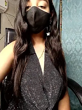 Snapshot of Parinaaz18 chatting on 12.15.25 Parinaaz18 online show from 12.15.25