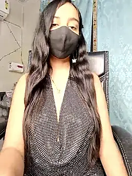 Snapshot of Parinaaz18 chatting on 12.15.25 Parinaaz18 online show from 12.15.25