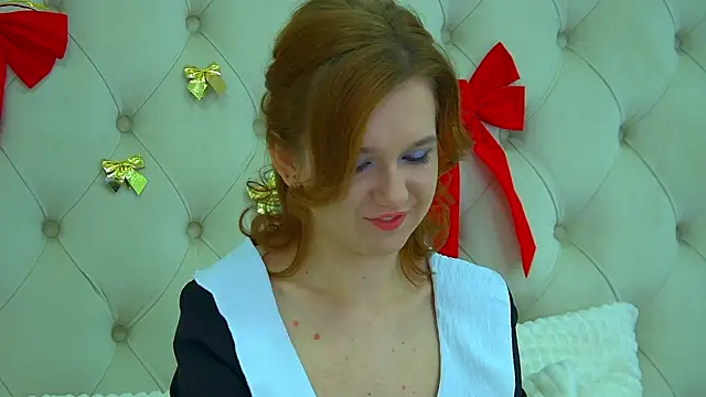 Snapshot of LessySmith chatting on 12.29.24 LessySmith online show from 12.29.24