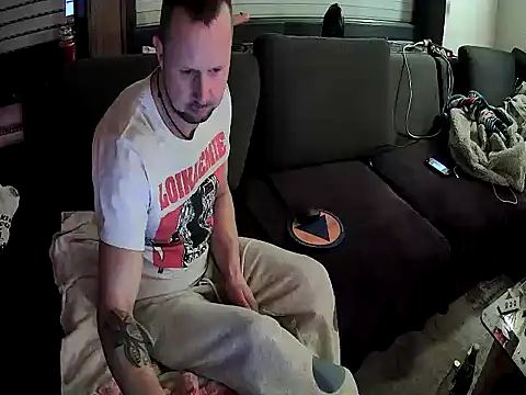 Snapshot of Hornybiboy66 chatting on 11.23.25 Hornybiboy66 online show from 11.23.25