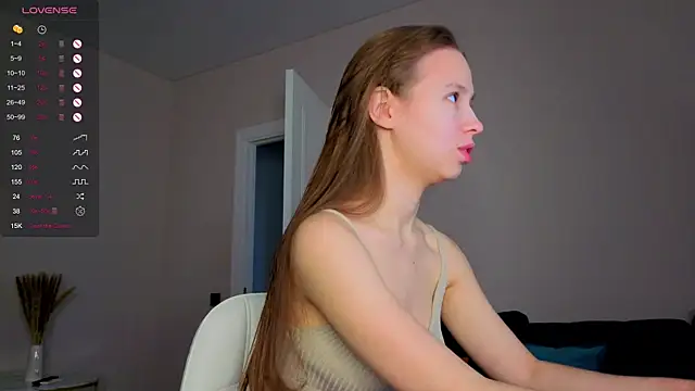 Snapshot of Dream_emma chatting on 09.13.25 Dream emma online show from 09.13.25