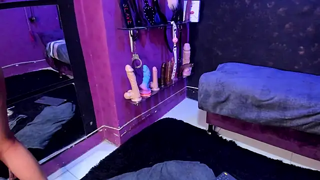 Alexa Slave online show from 02.04.25