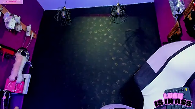 Alexa Slave online show from 04.18.26