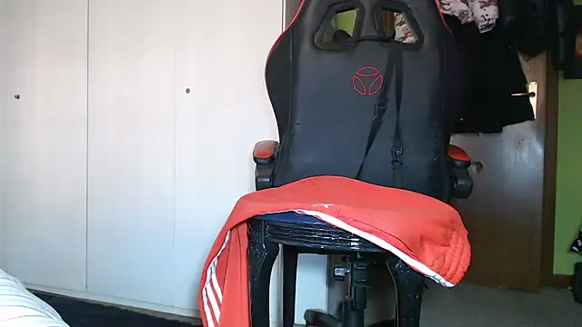 Snapshot of MASTERMONEY chatting on 12.16.24 MASTERMONEY online show from 12.16.24